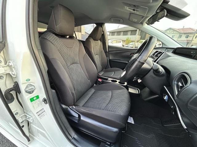 プリウス Ｅ　純正ナビ　Ｂｌｕｅｔｏｏｔｈ　ワンセグＴＶ　バックカメラ　ＥＴＣ　ドライブレコーダー　社外エアロ　プリクラッシュセーフティ　レーンディパーチャアラート　オートハイビーム　クルーズコントロール（25枚目）