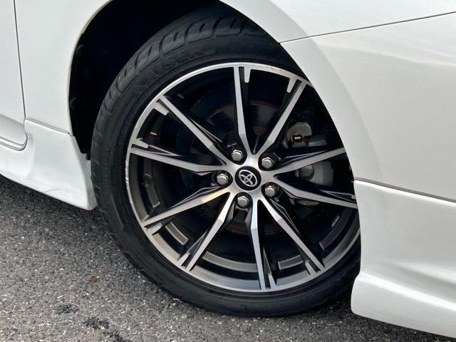 プリウス Ｅ　純正ナビ　Ｂｌｕｅｔｏｏｔｈ　ワンセグＴＶ　バックカメラ　ＥＴＣ　ドライブレコーダー　社外エアロ　プリクラッシュセーフティ　レーンディパーチャアラート　オートハイビーム　クルーズコントロール（41枚目）