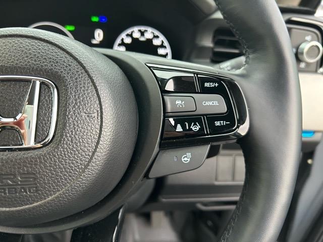 ヴェゼル ｅ：ＨＥＶ　Ｚ・ＰＬａＹパッケージ　ワンオーナー　純正ナビ　Ｂｌｕｅｔｏｏｔｈ　フルセグＴＶ　ＥＴＣ２．０　バックカメラ　前後コーナーセンサー　パワーバックドア　レダークルーズコントロール　１列目シートヒーター　ドライブモードスイッチ（6枚目）