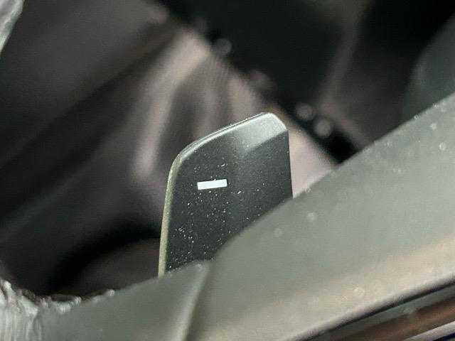 ヴェゼル ｅ：ＨＥＶ　Ｚ・ＰＬａＹパッケージ　ワンオーナー　純正ナビ　Ｂｌｕｅｔｏｏｔｈ　フルセグＴＶ　ＥＴＣ２．０　バックカメラ　前後コーナーセンサー　パワーバックドア　レダークルーズコントロール　１列目シートヒーター　ドライブモードスイッチ（8枚目）