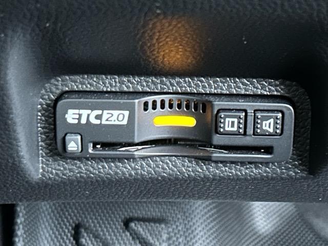 ヴェゼル ｅ：ＨＥＶ　Ｚ・ＰＬａＹパッケージ　ワンオーナー　純正ナビ　Ｂｌｕｅｔｏｏｔｈ　フルセグＴＶ　ＥＴＣ２．０　バックカメラ　前後コーナーセンサー　パワーバックドア　レダークルーズコントロール　１列目シートヒーター　ドライブモードスイッチ（17枚目）