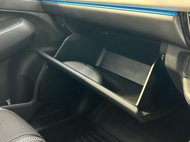 ヴェゼル ｅ：ＨＥＶ　Ｚ・ＰＬａＹパッケージ　ワンオーナー　純正ナビ　Ｂｌｕｅｔｏｏｔｈ　フルセグＴＶ　ＥＴＣ２．０　バックカメラ　前後コーナーセンサー　パワーバックドア　レダークルーズコントロール　１列目シートヒーター　ドライブモードスイッチ（22枚目）