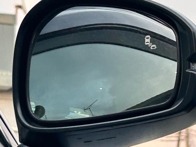 ヴェゼル ｅ：ＨＥＶ　Ｚ・ＰＬａＹパッケージ　ワンオーナー　純正ナビ　Ｂｌｕｅｔｏｏｔｈ　フルセグＴＶ　ＥＴＣ２．０　バックカメラ　前後コーナーセンサー　パワーバックドア　レダークルーズコントロール　１列目シートヒーター　ドライブモードスイッチ（23枚目）