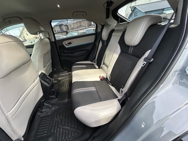 ヴェゼル ｅ：ＨＥＶ　Ｚ・ＰＬａＹパッケージ　ワンオーナー　純正ナビ　Ｂｌｕｅｔｏｏｔｈ　フルセグＴＶ　ＥＴＣ２．０　バックカメラ　前後コーナーセンサー　パワーバックドア　レダークルーズコントロール　１列目シートヒーター　ドライブモードスイッチ（27枚目）