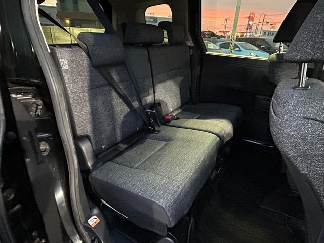 シエンタ Z 禁煙車 ワンオーナー 純正ナビ Bluetooth フルセグTV ETC2.0 全方位カメラ 両側パワースライドドア プリクラッシュセーフティ レーンディパーチャーアラート ブラインドスポットモニター(24枚目)