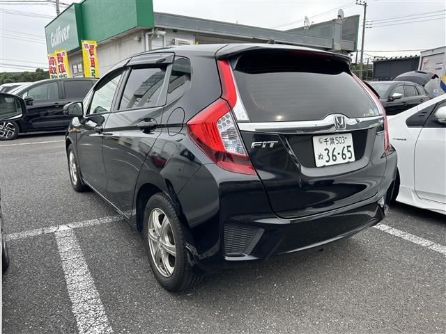 フィットハイブリッド ベースグレード（3枚目）