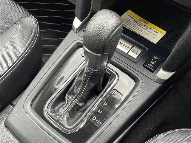 【シフト】スムーズなシフトチェンジで快適にお車を操縦していただけます。