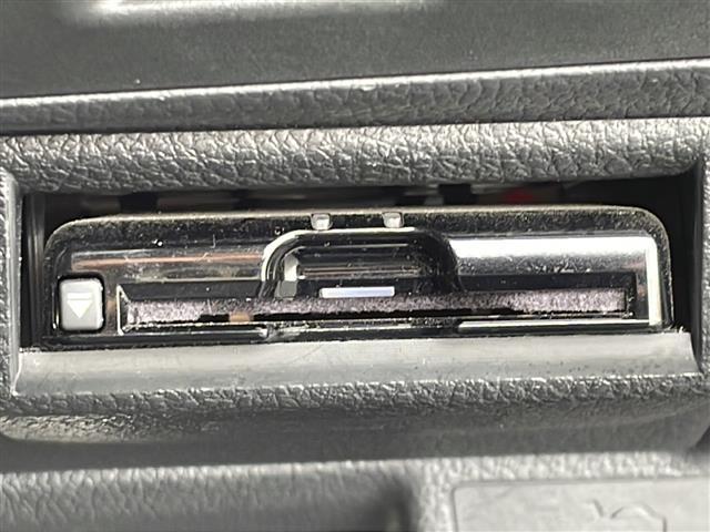 【　ＥＴＣ　】今やカーライフにおける重要性はナビにも匹敵するのではないでしょうか？セットアップを行うことで利用可能になります！