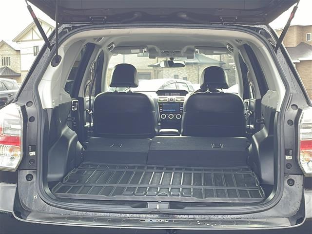 【シートアレンジ】乗せる人数、荷物によってシートアレンジは自由自在！！軽い力でシートを動かせます！！