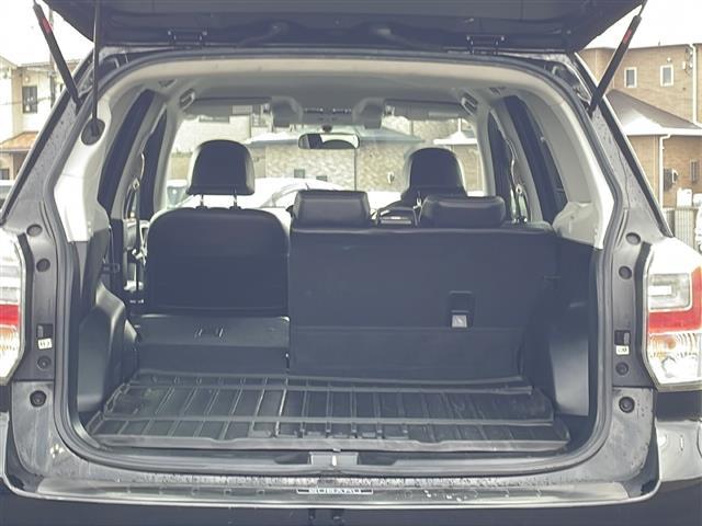 【シートアレンジ】乗せる人数、荷物によってシートアレンジは自由自在！！軽い力でシートを動かせます！！