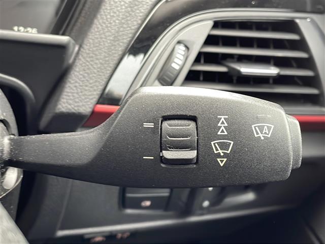 1シリーズ 118d スポーツ 純正ナビ CD/DVD Bluetooth バックカメラ ETC付きバックミラー 前後コーナーセンサー 前後ドライブレコーダー アイドリングストップ クルーズコントロール(8枚目)