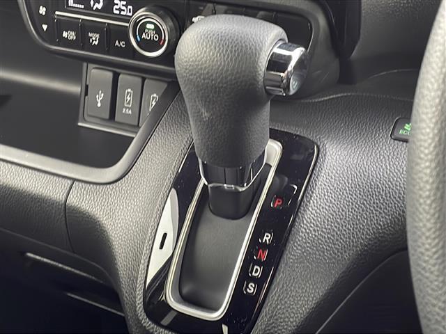 N-BOXカスタム L 純正ナビ(CD、SD、Bluetooth、USB、HDMI)フルセグTV、ETC、全方位ドラレコ、片側パワースライドドア、レーンキープアシスト、オートクルーズコントロール、スマートキー、スペアキー(7枚目)