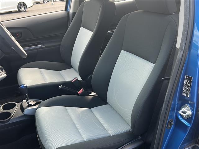 アクア Ｓ　社外ナビ　ワンセグＴＶ（走行中視聴可能）　ＣＤ、ＤＶＤ、ＡＵＸ、Ｂｌｕｅｔｏｏｔｈ　ＥＴＣ　バックカメラ　プッシュスタート　スマートキー　Ｗエアバッグ　純正アルミホイール　取扱説明書　保証書　記録簿（8枚目）