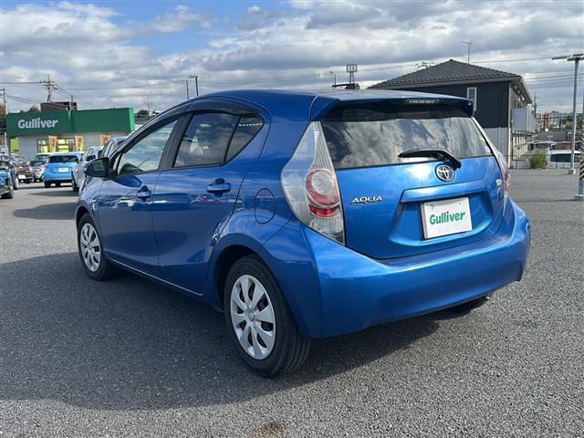 アクア Ｓ　社外ナビ　ワンセグＴＶ（走行中視聴可能）　ＣＤ、ＤＶＤ、ＡＵＸ、Ｂｌｕｅｔｏｏｔｈ　ＥＴＣ　バックカメラ　プッシュスタート　スマートキー　Ｗエアバッグ　純正アルミホイール　取扱説明書　保証書　記録簿（13枚目）