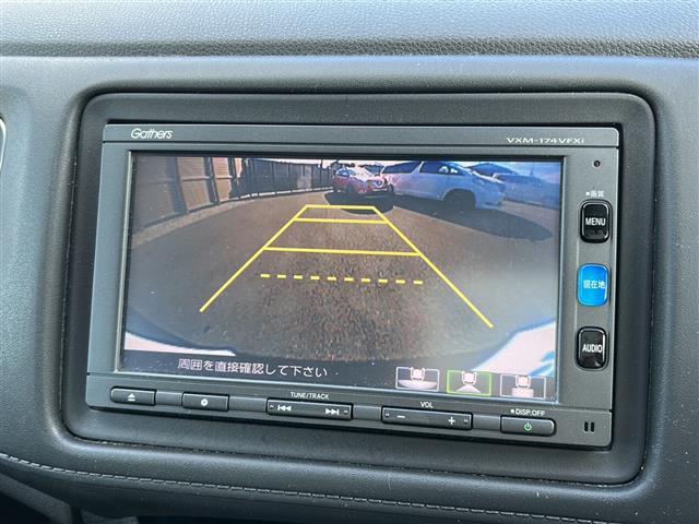 ヴェゼル ハイブリッドＺ・ホンダセンシング　純正ナビ　フルセグＴＶ　ＣＤ、ＤＶＤ、ＳＤ、ＵＳＢ、Ｂｌｕｅｔｏｏｔｈ　ＥＴＣ　ドライブレコーダー　前席シートヒーター　スポーツモード　デジタルルームミラー　純正アルミホイール　レーンキープアシスト（3枚目）