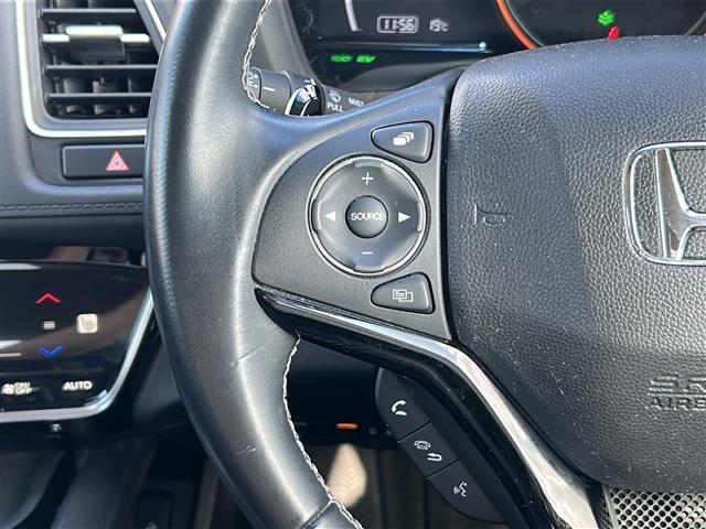 ヴェゼル ハイブリッドＺ・ホンダセンシング　純正ナビ　フルセグＴＶ　ＣＤ、ＤＶＤ、ＳＤ、ＵＳＢ、Ｂｌｕｅｔｏｏｔｈ　ＥＴＣ　ドライブレコーダー　前席シートヒーター　スポーツモード　デジタルルームミラー　純正アルミホイール　レーンキープアシスト（6枚目）