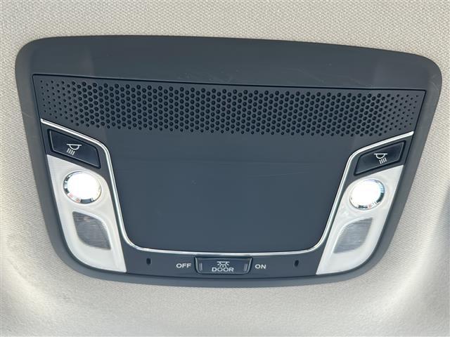 ヴェゼル ハイブリッドＺ・ホンダセンシング　純正ナビ　フルセグＴＶ　ＣＤ、ＤＶＤ、ＳＤ、ＵＳＢ、Ｂｌｕｅｔｏｏｔｈ　ＥＴＣ　ドライブレコーダー　前席シートヒーター　スポーツモード　デジタルルームミラー　純正アルミホイール　レーンキープアシスト（18枚目）