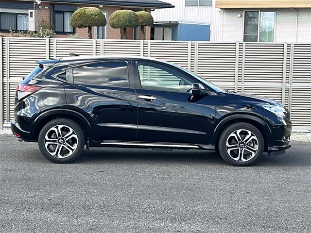 ヴェゼル ハイブリッドＺ・ホンダセンシング　純正ナビ　フルセグＴＶ　ＣＤ、ＤＶＤ、ＳＤ、ＵＳＢ、Ｂｌｕｅｔｏｏｔｈ　ＥＴＣ　ドライブレコーダー　前席シートヒーター　スポーツモード　デジタルルームミラー　純正アルミホイール　レーンキープアシスト（33枚目）