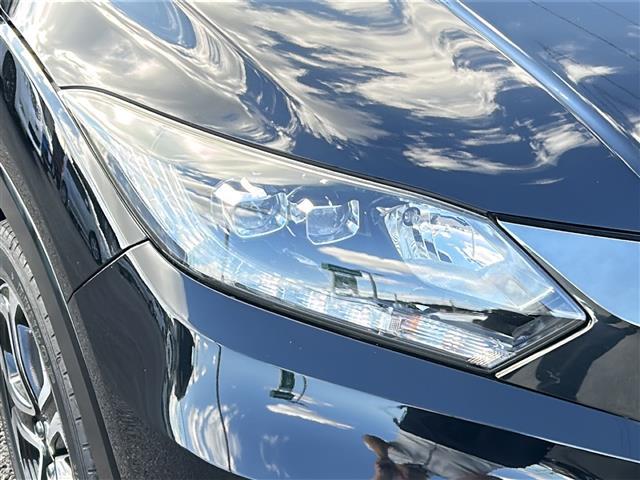 ヴェゼル ハイブリッドＺ・ホンダセンシング　純正ナビ　フルセグＴＶ　ＣＤ、ＤＶＤ、ＳＤ、ＵＳＢ、Ｂｌｕｅｔｏｏｔｈ　ＥＴＣ　ドライブレコーダー　前席シートヒーター　スポーツモード　デジタルルームミラー　純正アルミホイール　レーンキープアシスト（35枚目）