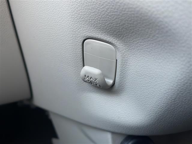 ステラ Ｌ　スマートアシスト　社外オーディオ（Ｃｌａｒｌａｎ　Ｉｎｔｅｌｌｉｇｅｎｔ　ｔｕｎｅ　ＣＺ２１５）　ＣＤ再生　ＡＭ／ＦＭラジオ　ミュージックプレイヤー接続　横滑り防止装置　リモコンキー　誤発進抑止機能　衝突警報（4枚目）