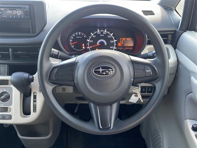 ステラ Ｌ　スマートアシスト　社外オーディオ（Ｃｌａｒｌａｎ　Ｉｎｔｅｌｌｉｇｅｎｔ　ｔｕｎｅ　ＣＺ２１５）　ＣＤ再生　ＡＭ／ＦＭラジオ　ミュージックプレイヤー接続　横滑り防止装置　リモコンキー　誤発進抑止機能　衝突警報（5枚目）