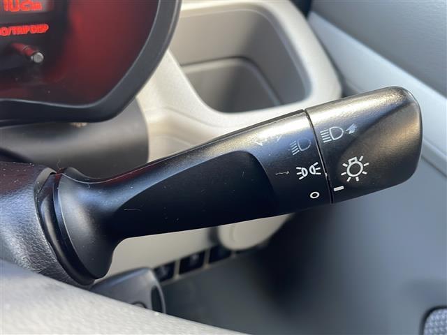 ステラ Ｌ　スマートアシスト　社外オーディオ（Ｃｌａｒｌａｎ　Ｉｎｔｅｌｌｉｇｅｎｔ　ｔｕｎｅ　ＣＺ２１５）　ＣＤ再生　ＡＭ／ＦＭラジオ　ミュージックプレイヤー接続　横滑り防止装置　リモコンキー　誤発進抑止機能　衝突警報（8枚目）