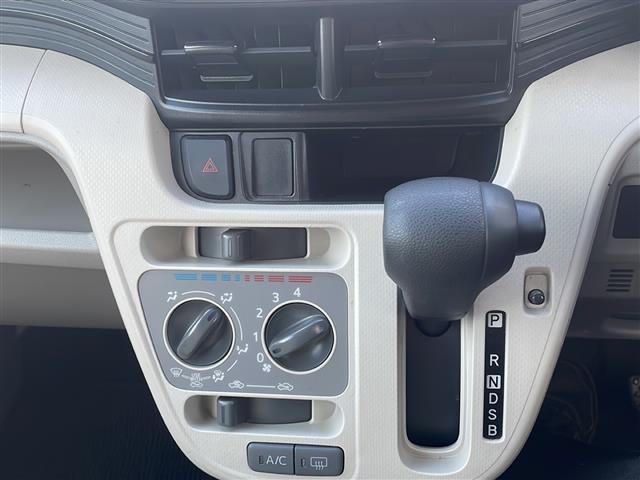 ステラ Ｌ　スマートアシスト　社外オーディオ（Ｃｌａｒｌａｎ　Ｉｎｔｅｌｌｉｇｅｎｔ　ｔｕｎｅ　ＣＺ２１５）　ＣＤ再生　ＡＭ／ＦＭラジオ　ミュージックプレイヤー接続　横滑り防止装置　リモコンキー　誤発進抑止機能　衝突警報（12枚目）