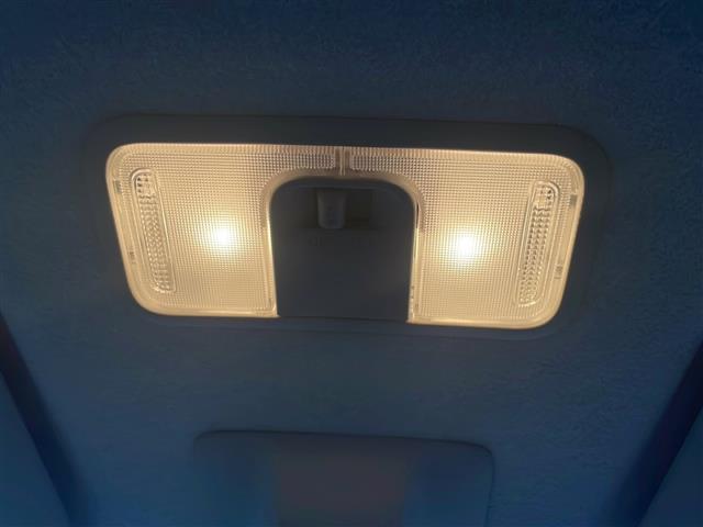 ステラ Ｌ　スマートアシスト　社外オーディオ（Ｃｌａｒｌａｎ　Ｉｎｔｅｌｌｉｇｅｎｔ　ｔｕｎｅ　ＣＺ２１５）　ＣＤ再生　ＡＭ／ＦＭラジオ　ミュージックプレイヤー接続　横滑り防止装置　リモコンキー　誤発進抑止機能　衝突警報（16枚目）