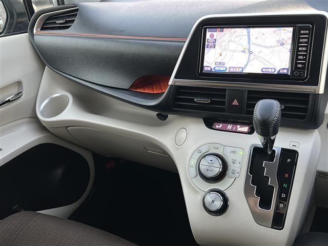 シエンタ 純正ナビ フルセグTV CD、SD、Bluetooth バックカメラ ETC スマートキー プッシュスタート スペアキー シートヒーター 両側パワースライドドア レーンキープアシスト 衝突軽減システム(11枚目)