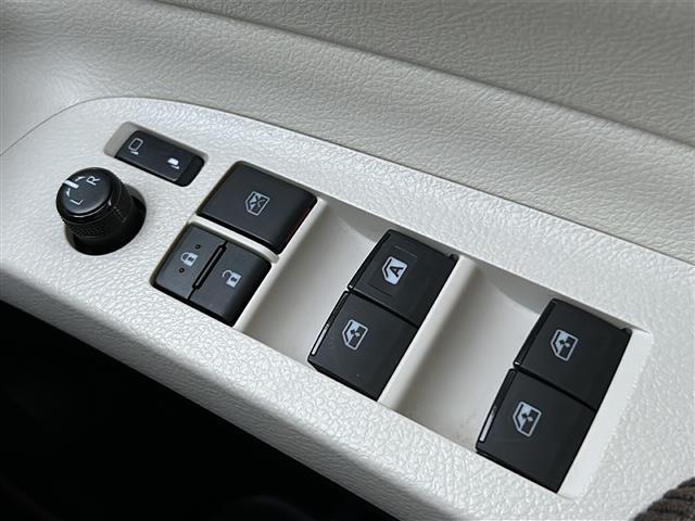 シエンタ 純正ナビ フルセグTV CD、SD、Bluetooth バックカメラ ETC スマートキー プッシュスタート スペアキー シートヒーター 両側パワースライドドア レーンキープアシスト 衝突軽減システム(13枚目)