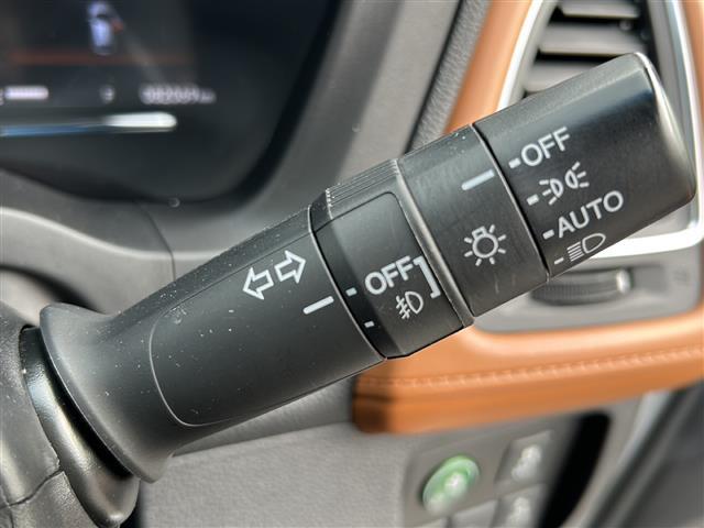 ヴェゼル ハイブリッドＺ・ホンダセンシング　社外ナビ　フルセグＴＶ　ＣＤ、ＤＶＤ、ＳＤ、ＵＳＢ、Ｂｌｕｅｔｏｏｔｈ　ワンオーナー　ＥＴＣ　ドライブレコーダー　ハーフレザー　クルーズコントロール　スポーツモード　スペアキー　レーンキープアシスト（7枚目）