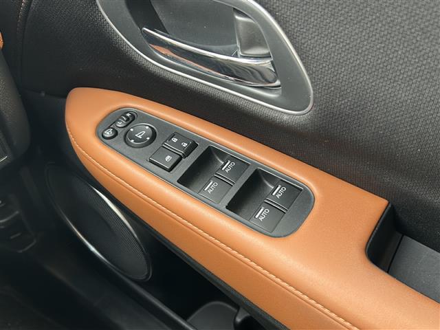 ヴェゼル ハイブリッドＺ・ホンダセンシング　社外ナビ　フルセグＴＶ　ＣＤ、ＤＶＤ、ＳＤ、ＵＳＢ、Ｂｌｕｅｔｏｏｔｈ　ワンオーナー　ＥＴＣ　ドライブレコーダー　ハーフレザー　クルーズコントロール　スポーツモード　スペアキー　レーンキープアシスト（8枚目）