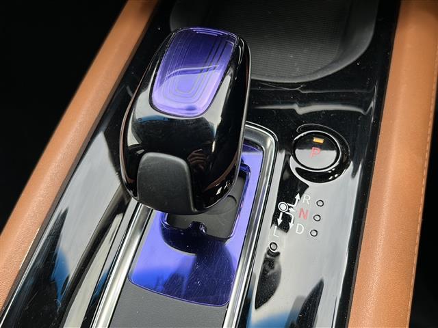 ヴェゼル ハイブリッドＺ・ホンダセンシング　社外ナビ　フルセグＴＶ　ＣＤ、ＤＶＤ、ＳＤ、ＵＳＢ、Ｂｌｕｅｔｏｏｔｈ　ワンオーナー　ＥＴＣ　ドライブレコーダー　ハーフレザー　クルーズコントロール　スポーツモード　スペアキー　レーンキープアシスト（11枚目）
