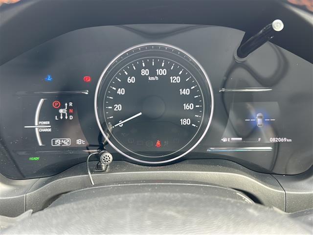 ヴェゼル ハイブリッドＺ・ホンダセンシング　社外ナビ　フルセグＴＶ　ＣＤ、ＤＶＤ、ＳＤ、ＵＳＢ、Ｂｌｕｅｔｏｏｔｈ　ワンオーナー　ＥＴＣ　ドライブレコーダー　ハーフレザー　クルーズコントロール　スポーツモード　スペアキー　レーンキープアシスト（14枚目）