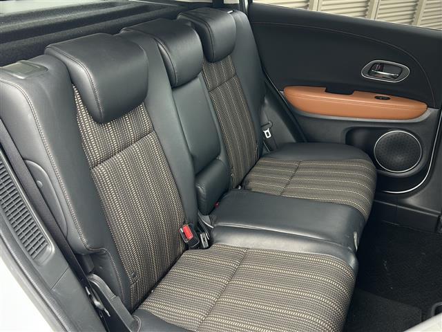 ヴェゼル ハイブリッドＺ・ホンダセンシング　社外ナビ　フルセグＴＶ　ＣＤ、ＤＶＤ、ＳＤ、ＵＳＢ、Ｂｌｕｅｔｏｏｔｈ　ワンオーナー　ＥＴＣ　ドライブレコーダー　ハーフレザー　クルーズコントロール　スポーツモード　スペアキー　レーンキープアシスト（27枚目）