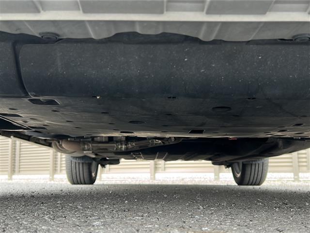 ヴェゼル ハイブリッドＺ・ホンダセンシング　社外ナビ　フルセグＴＶ　ＣＤ、ＤＶＤ、ＳＤ、ＵＳＢ、Ｂｌｕｅｔｏｏｔｈ　ワンオーナー　ＥＴＣ　ドライブレコーダー　ハーフレザー　クルーズコントロール　スポーツモード　スペアキー　レーンキープアシスト（42枚目）