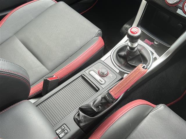 店舗にて現車の確認もいただけますので、お電話で在庫のご確認の上是非ご来店くださいませ！！！