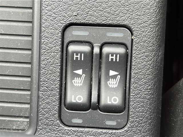 【シートヒーター】冬場のお供に。暖かいシートは女性には嬉しい機能ですね♪