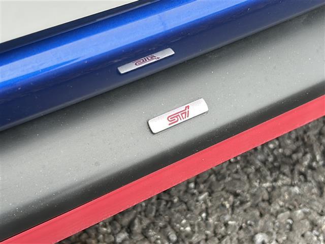 【ＳＴＩエアロ】走行性能と快適性を両立した「強靭でしなやかな走り」を実現するカスタマーパーツです。見た目もしまって他とは一線を画す一台に。