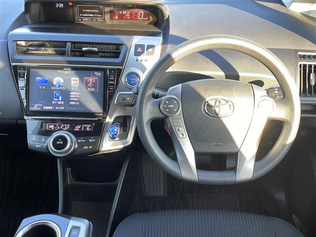 プリウスアルファ Ｓ　アルパイン９インチナビ　フルセグＴＶ　Ｂｌｕｅｔｏｏｔｈ　ＣＤ／ＤＶＤ　ＨＤＭＩ　バックカメラ　前後コーナーセンサー　ビルトインＥＴＣ　横滑り防止装置　盗難防止装置　オートライト（4枚目）