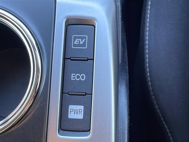 プリウスアルファ Ｓ　アルパイン９インチナビ　フルセグＴＶ　Ｂｌｕｅｔｏｏｔｈ　ＣＤ／ＤＶＤ　ＨＤＭＩ　バックカメラ　前後コーナーセンサー　ビルトインＥＴＣ　横滑り防止装置　盗難防止装置　オートライト（11枚目）