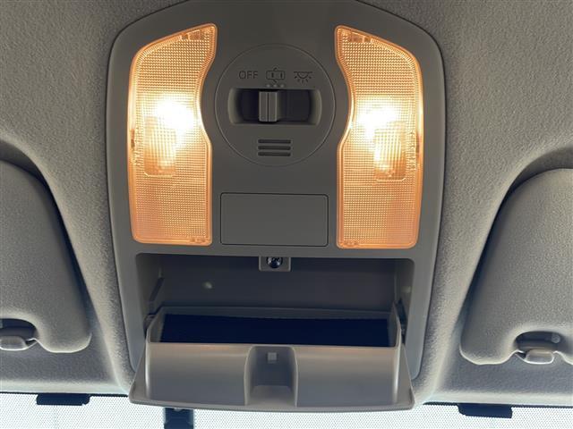 プリウスアルファ Ｓ　アルパイン９インチナビ　フルセグＴＶ　Ｂｌｕｅｔｏｏｔｈ　ＣＤ／ＤＶＤ　ＨＤＭＩ　バックカメラ　前後コーナーセンサー　ビルトインＥＴＣ　横滑り防止装置　盗難防止装置　オートライト（19枚目）