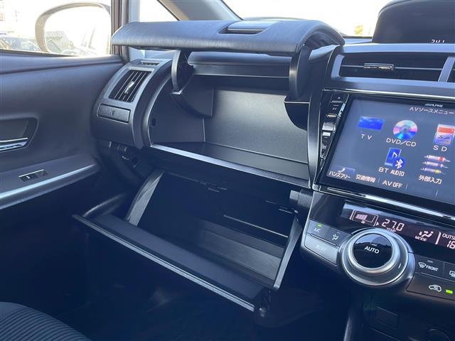 プリウスアルファ Ｓ　アルパイン９インチナビ　フルセグＴＶ　Ｂｌｕｅｔｏｏｔｈ　ＣＤ／ＤＶＤ　ＨＤＭＩ　バックカメラ　前後コーナーセンサー　ビルトインＥＴＣ　横滑り防止装置　盗難防止装置　オートライト（21枚目）