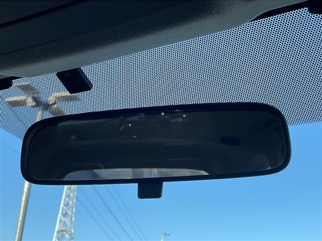 プリウスアルファ Ｓ　アルパイン９インチナビ　フルセグＴＶ　Ｂｌｕｅｔｏｏｔｈ　ＣＤ／ＤＶＤ　ＨＤＭＩ　バックカメラ　前後コーナーセンサー　ビルトインＥＴＣ　横滑り防止装置　盗難防止装置　オートライト（23枚目）