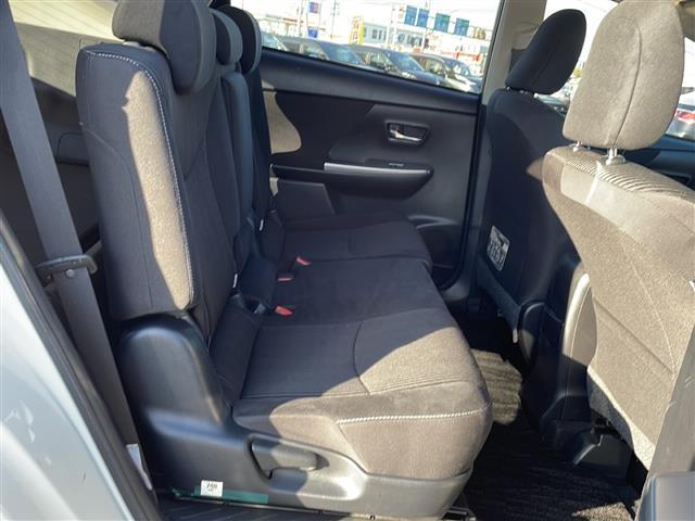 プリウスアルファ Ｓ　アルパイン９インチナビ　フルセグＴＶ　Ｂｌｕｅｔｏｏｔｈ　ＣＤ／ＤＶＤ　ＨＤＭＩ　バックカメラ　前後コーナーセンサー　ビルトインＥＴＣ　横滑り防止装置　盗難防止装置　オートライト（26枚目）