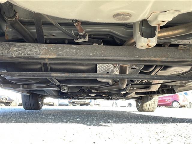 プリウスアルファ Ｓ　アルパイン９インチナビ　フルセグＴＶ　Ｂｌｕｅｔｏｏｔｈ　ＣＤ／ＤＶＤ　ＨＤＭＩ　バックカメラ　前後コーナーセンサー　ビルトインＥＴＣ　横滑り防止装置　盗難防止装置　オートライト（43枚目）