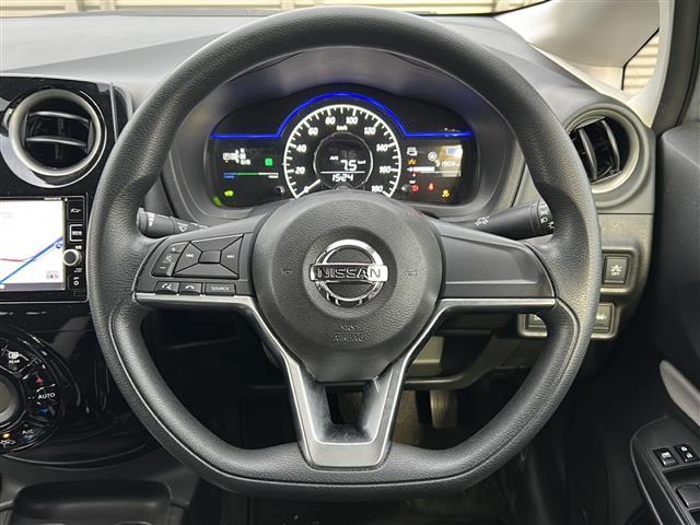 ノート ｅ－パワー　Ｘ　純正ナビ　フルセグ　ＣＤ、ＤＶＤ、ＳＤ、Ｂｌｕｅｔｏｏｔｈ　ＥＴＣ　ドラレコ　全方位カメラ　デジタルインナーミラー　車両接近通報装置　レーンキープアシスト　プッシュスタート　スマートキー　スペアキー（3枚目）