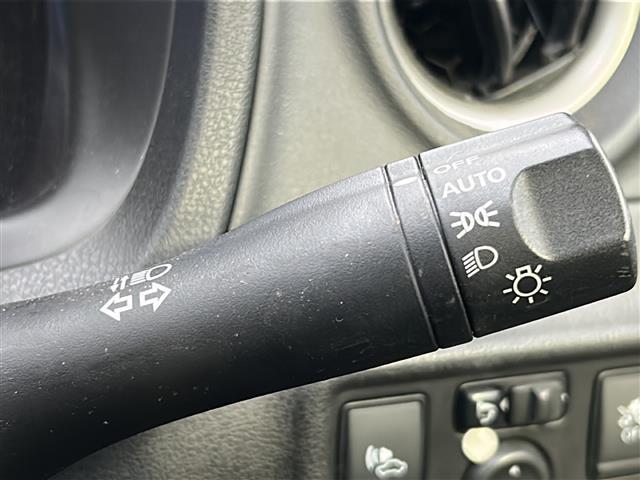 ノート ｅ－パワー　Ｘ　純正ナビ　フルセグ　ＣＤ、ＤＶＤ、ＳＤ、Ｂｌｕｅｔｏｏｔｈ　ＥＴＣ　ドラレコ　全方位カメラ　デジタルインナーミラー　車両接近通報装置　レーンキープアシスト　プッシュスタート　スマートキー　スペアキー（6枚目）