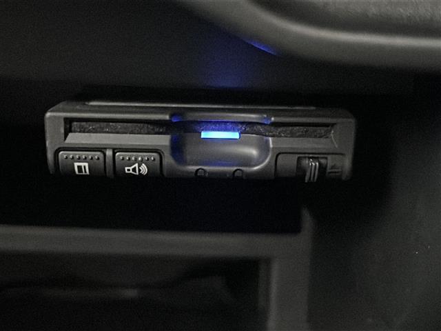 ノート ｅ－パワー　Ｘ　純正ナビ　フルセグ　ＣＤ、ＤＶＤ、ＳＤ、Ｂｌｕｅｔｏｏｔｈ　ＥＴＣ　ドラレコ　全方位カメラ　デジタルインナーミラー　車両接近通報装置　レーンキープアシスト　プッシュスタート　スマートキー　スペアキー（9枚目）