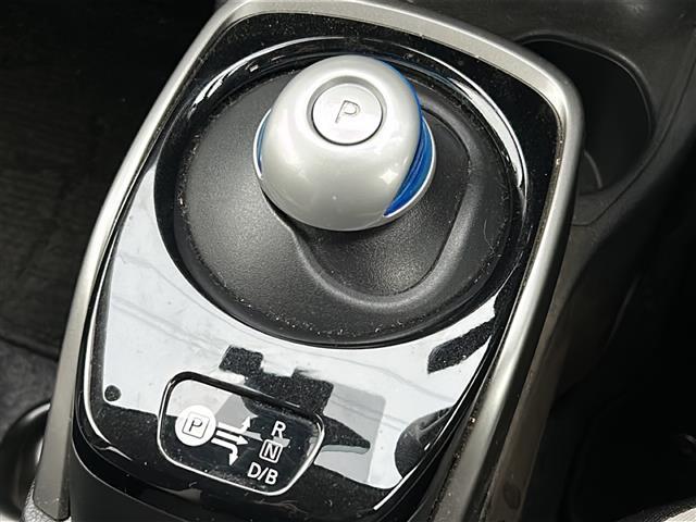 ノート ｅ－パワー　Ｘ　純正ナビ　フルセグ　ＣＤ、ＤＶＤ、ＳＤ、Ｂｌｕｅｔｏｏｔｈ　ＥＴＣ　ドラレコ　全方位カメラ　デジタルインナーミラー　車両接近通報装置　レーンキープアシスト　プッシュスタート　スマートキー　スペアキー（14枚目）